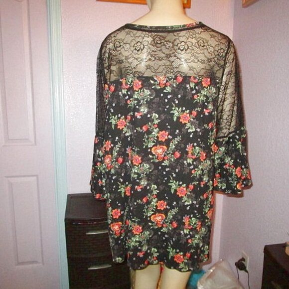NWT Torrid SUPER SOFT Jersey Knit Size 3X BLOUSE Tunic TOP Floral LACE 3/4 Bell - Picture 7 of 10